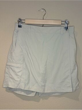 Columbia Omni-Shade Women’s Beige Solid Skort Size M  Pockets Zip Closure